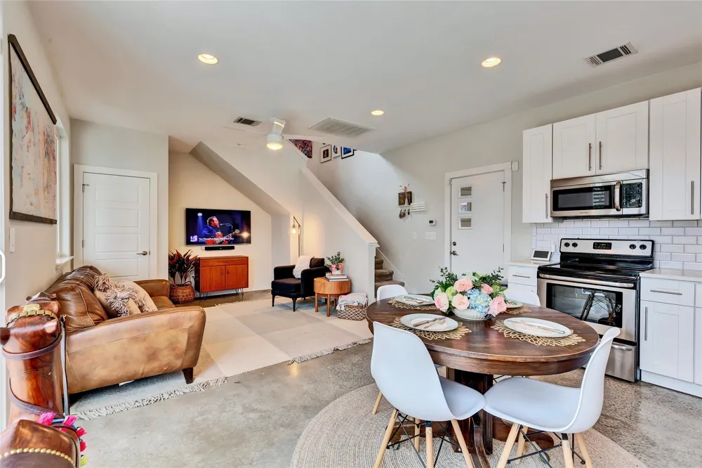 919 E 51st Street #B Austin, TX 78751