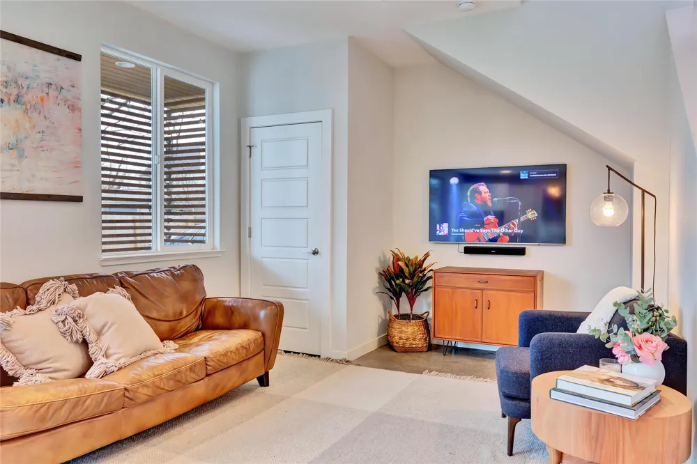 919 E 51st Street #B Austin, TX 78751