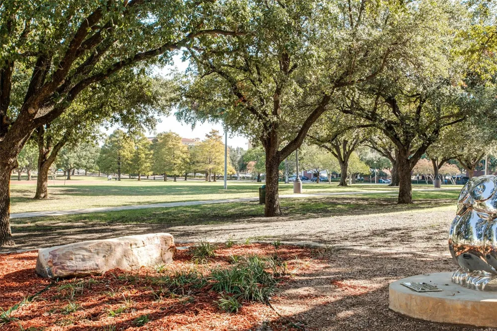 3513 Bryan Street Dallas, TX 75204