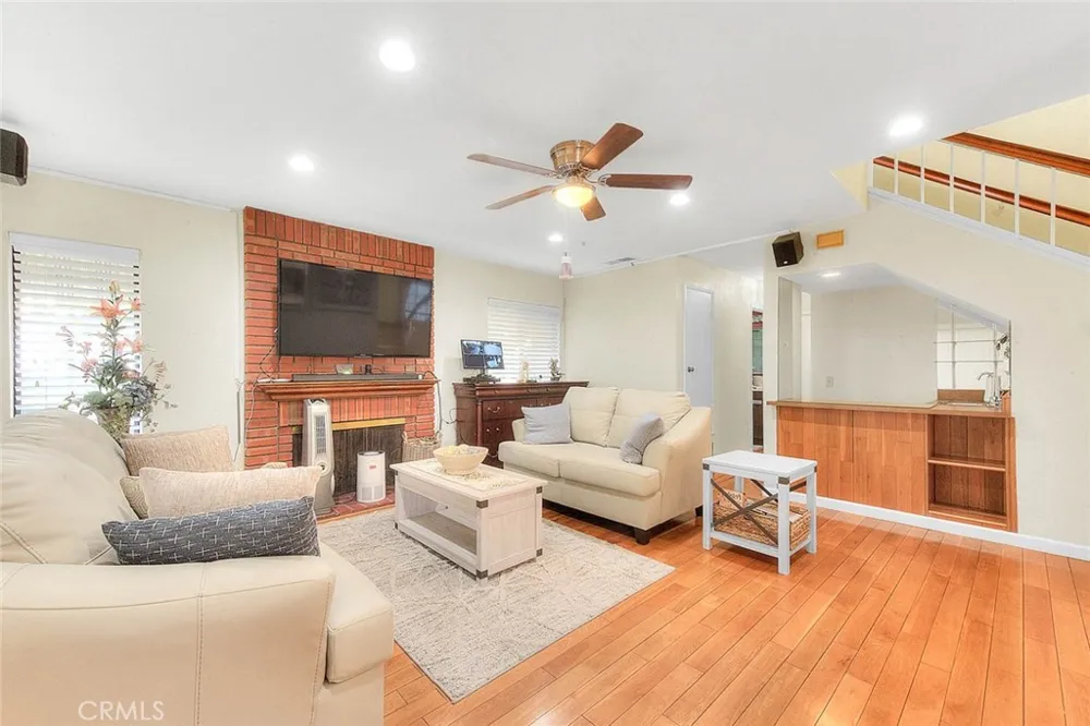 16 Sunset Ridge Pomona, CA 91766