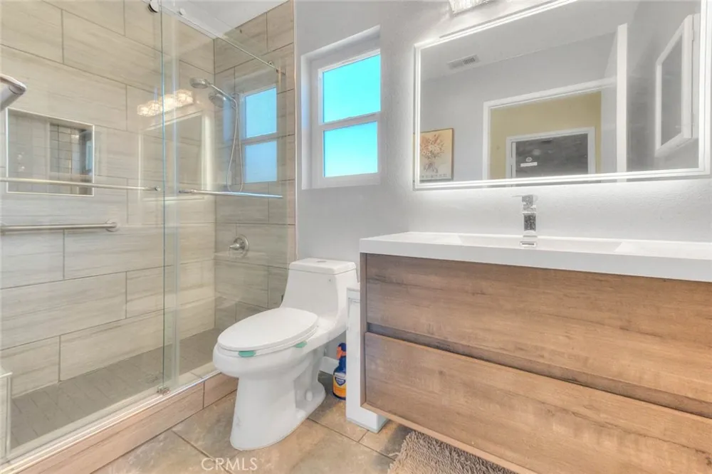 16 Sunset Ridge Pomona, CA 91766