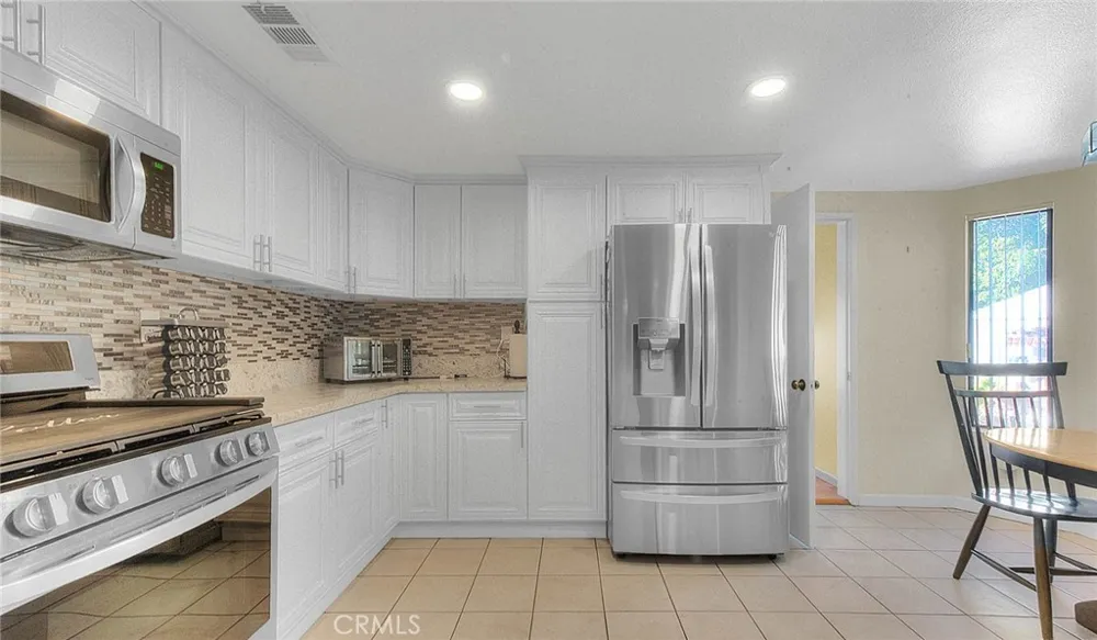 16 Sunset Ridge Pomona, CA 91766