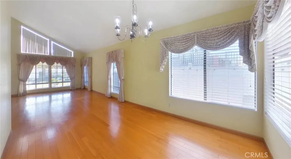 16 Sunset Ridge Pomona, CA 91766