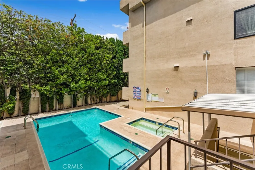 423 Palm #108 Beverly Hills, CA 90210