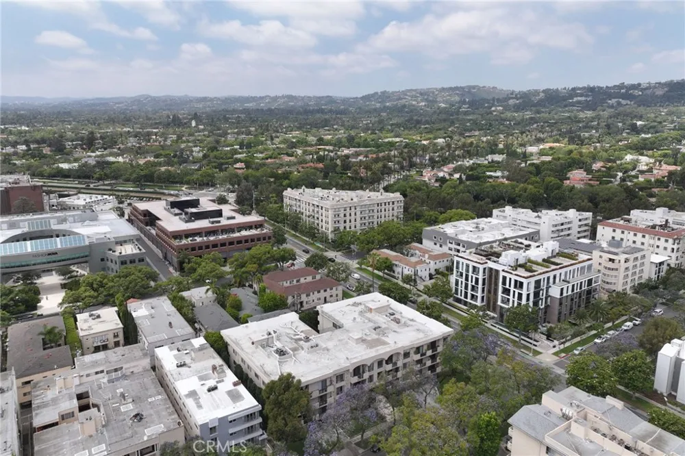423 Palm #108 Beverly Hills, CA 90210