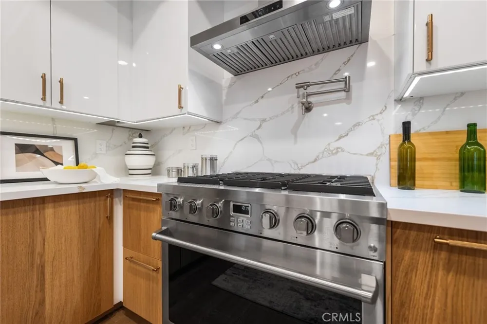 423 Palm #108 Beverly Hills, CA 90210