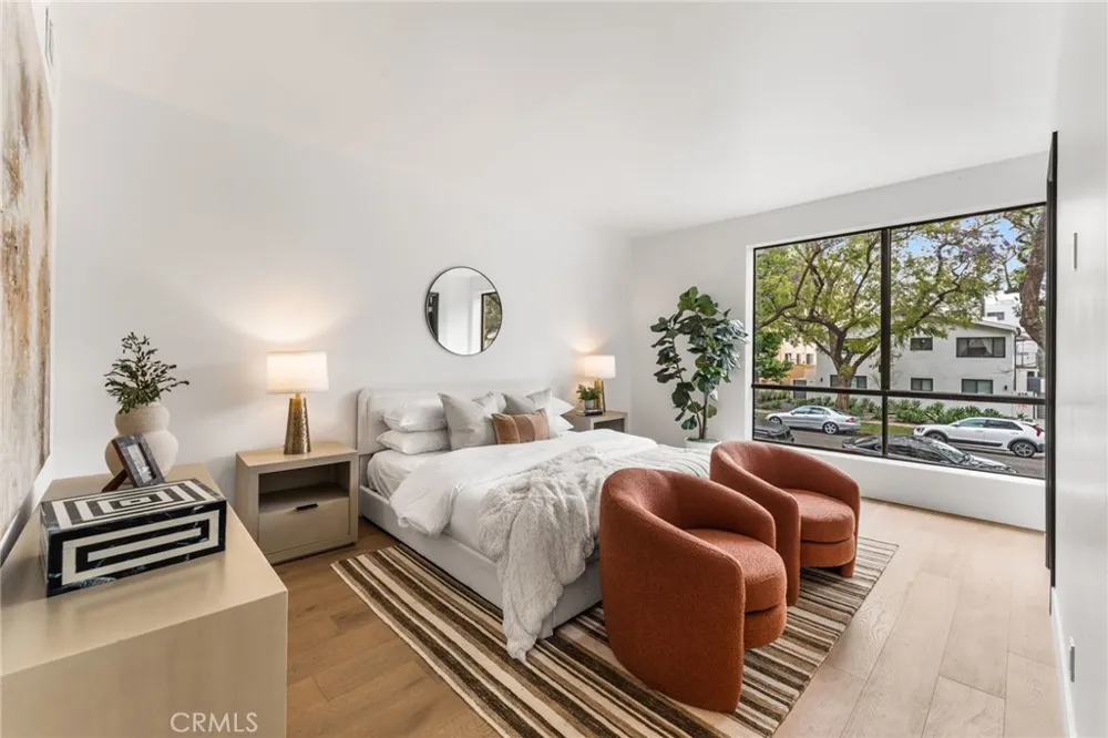 423 Palm #108 Beverly Hills, CA 90210