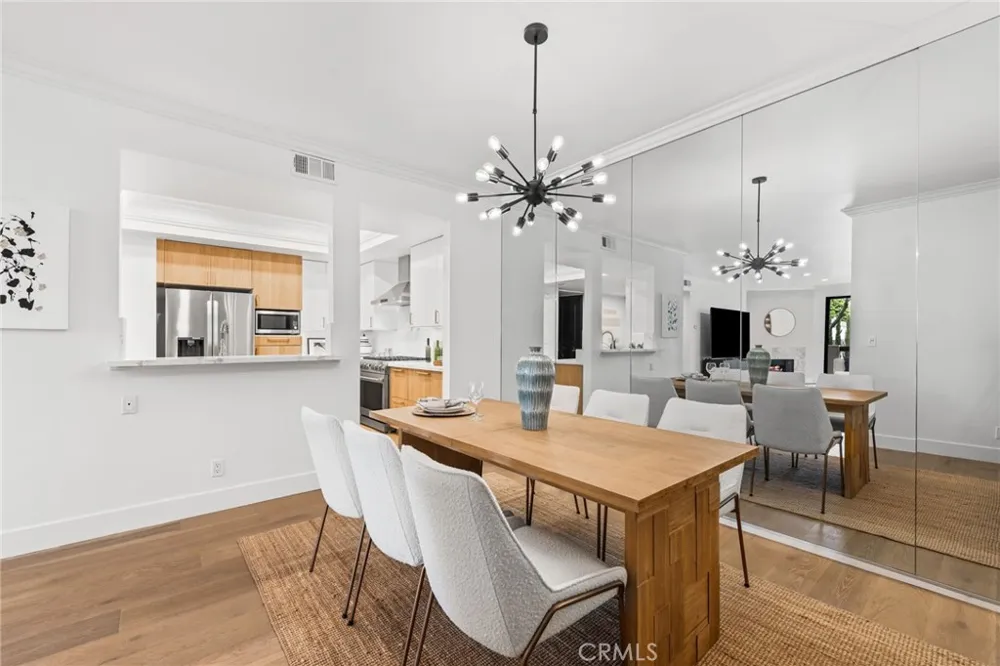 423 Palm #108 Beverly Hills, CA 90210