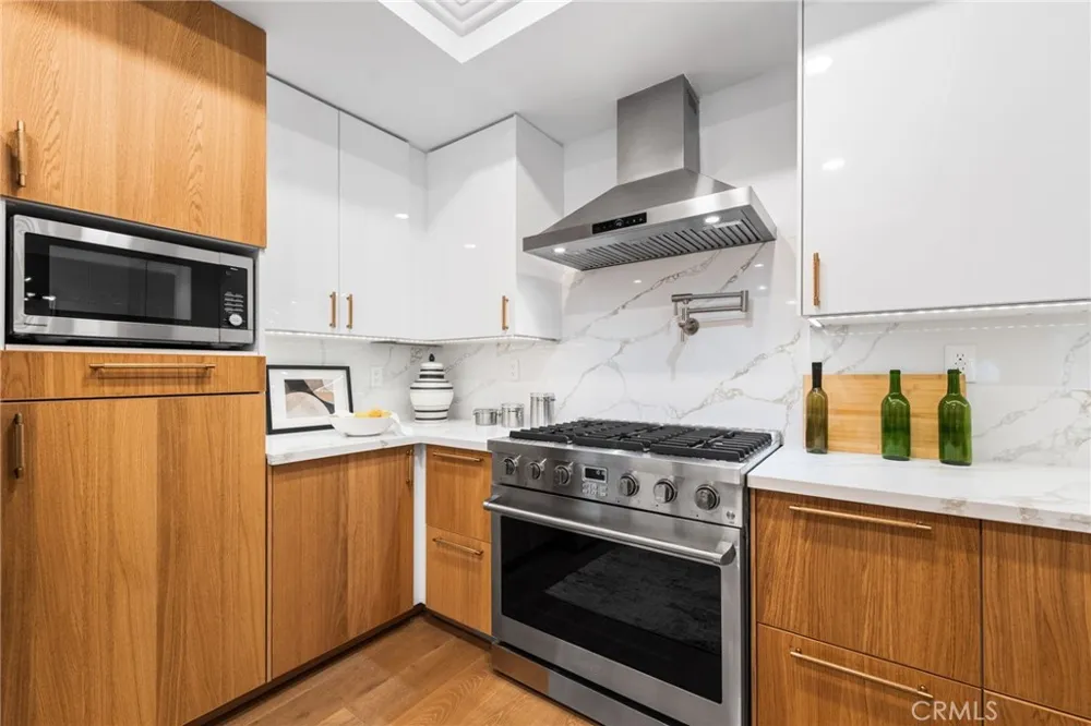 423 Palm #108 Beverly Hills, CA 90210