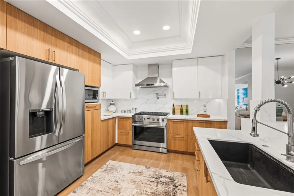 423 Palm #108 Beverly Hills, CA 90210
