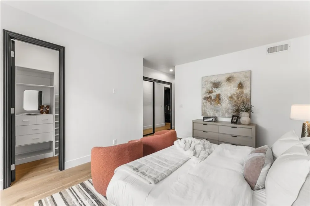 423 Palm #108 Beverly Hills, CA 90210