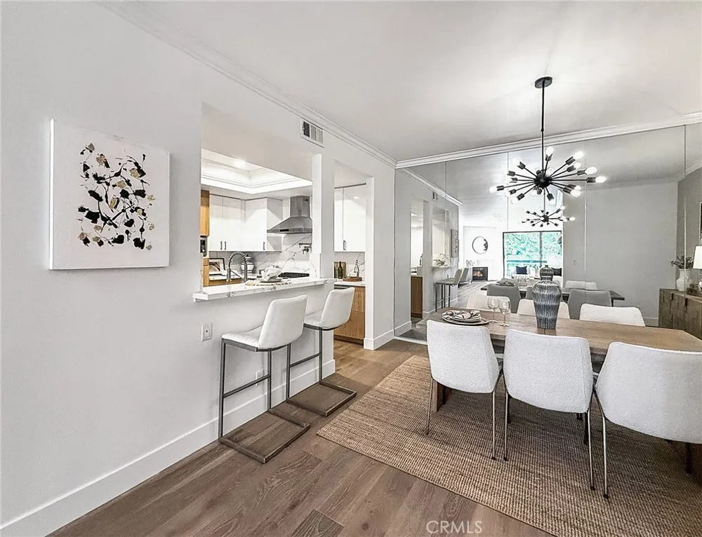 423 Palm #108 Beverly Hills, CA 90210