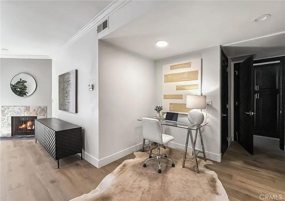 423 Palm #108 Beverly Hills, CA 90210