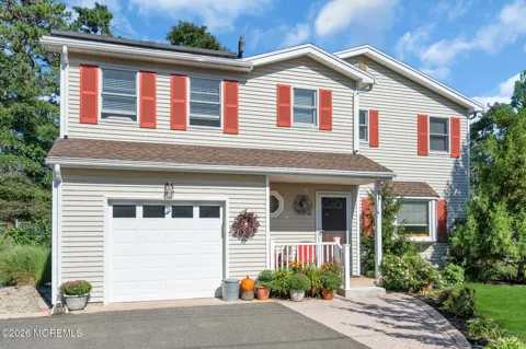 23 Dolphin Way