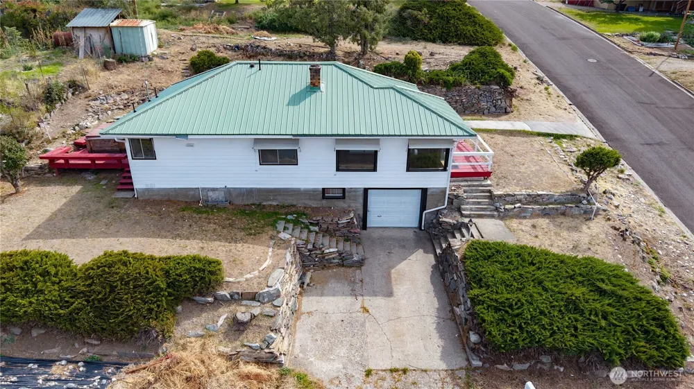 121 SW 121 STREET Tonasket, WA 98855