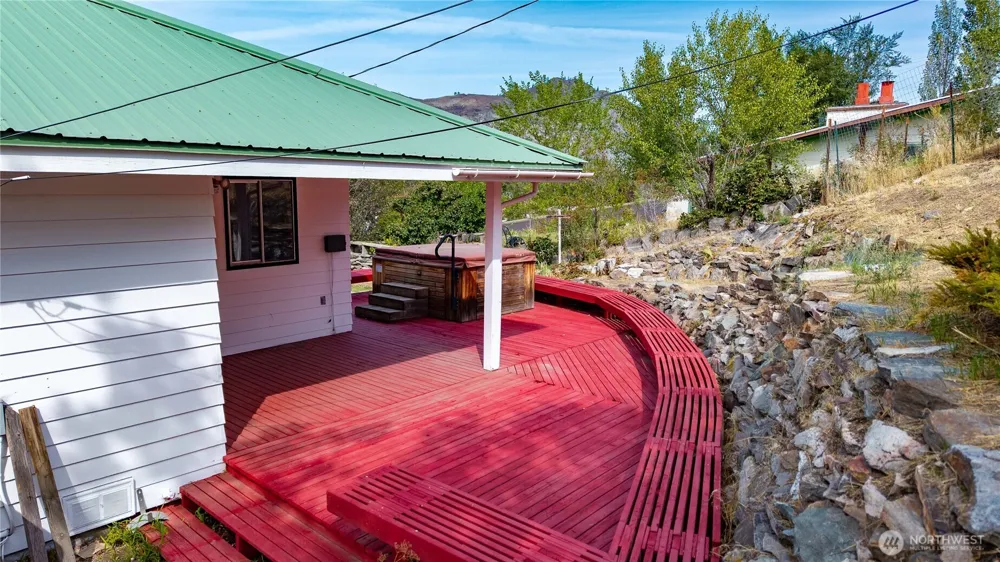 121 SW 121 STREET Tonasket, WA 98855