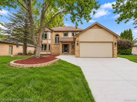 15699 Mountainside Drive