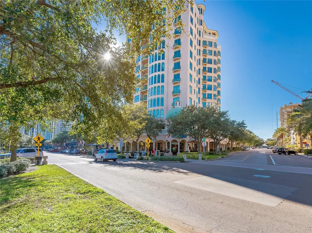 288 BEACH DRIVE NE #6A St Petersburg, FL 33701