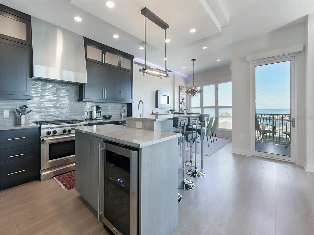 288 BEACH DRIVE NE #6A St Petersburg, FL 33701