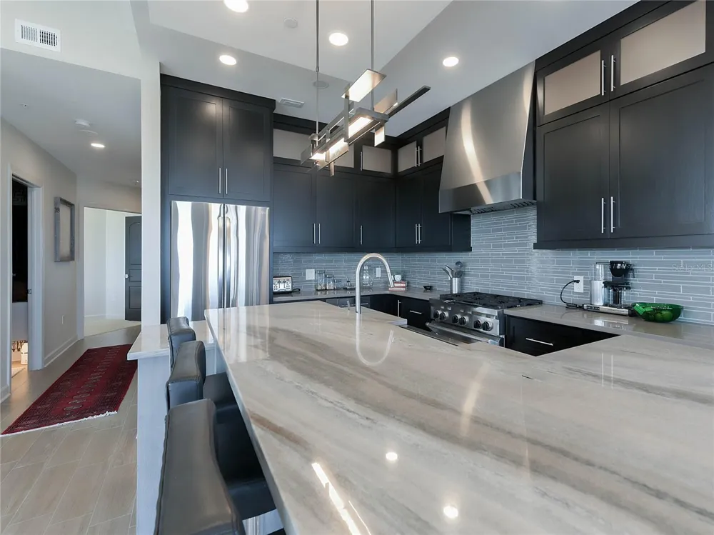 288 BEACH DRIVE NE #6A St Petersburg, FL 33701