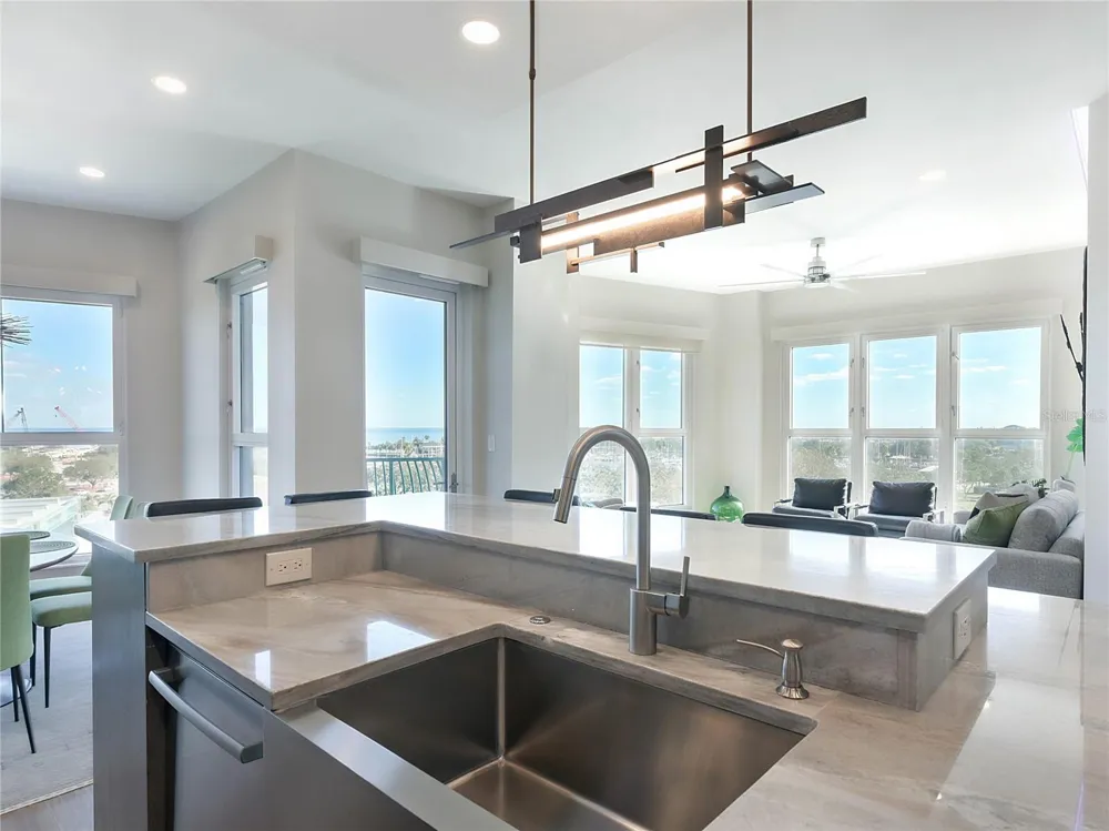 288 BEACH DRIVE NE #6A St Petersburg, FL 33701