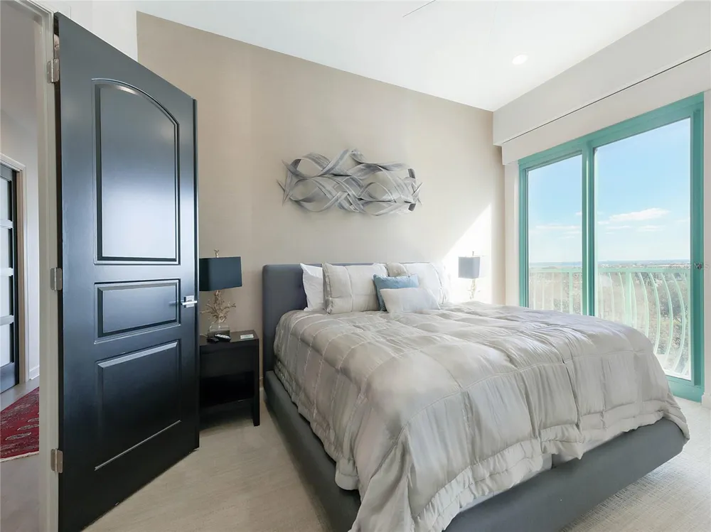 288 BEACH DRIVE NE #6A St Petersburg, FL 33701