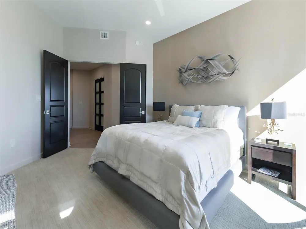 288 BEACH DRIVE NE #6A St Petersburg, FL 33701