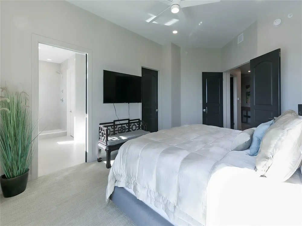 288 BEACH DRIVE NE #6A St Petersburg, FL 33701