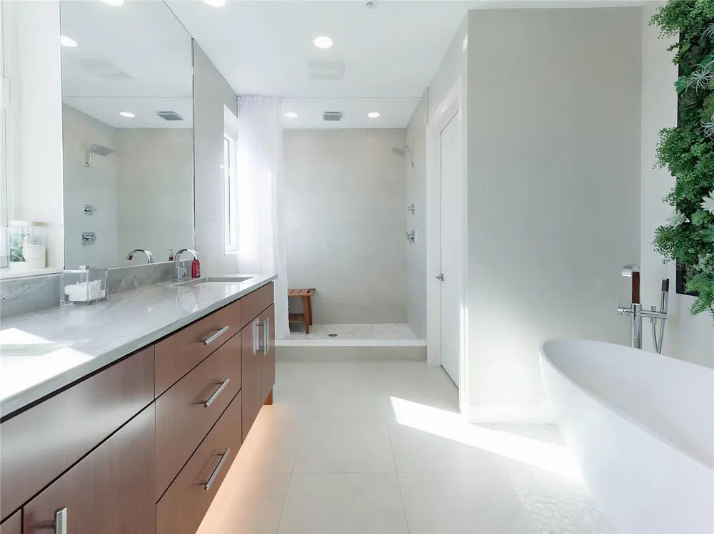 288 BEACH DRIVE NE #6A St Petersburg, FL 33701
