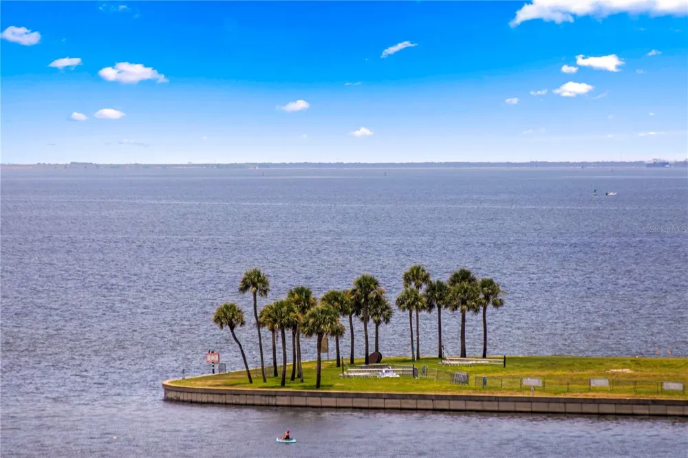 288 BEACH DRIVE NE #6A St Petersburg, FL 33701