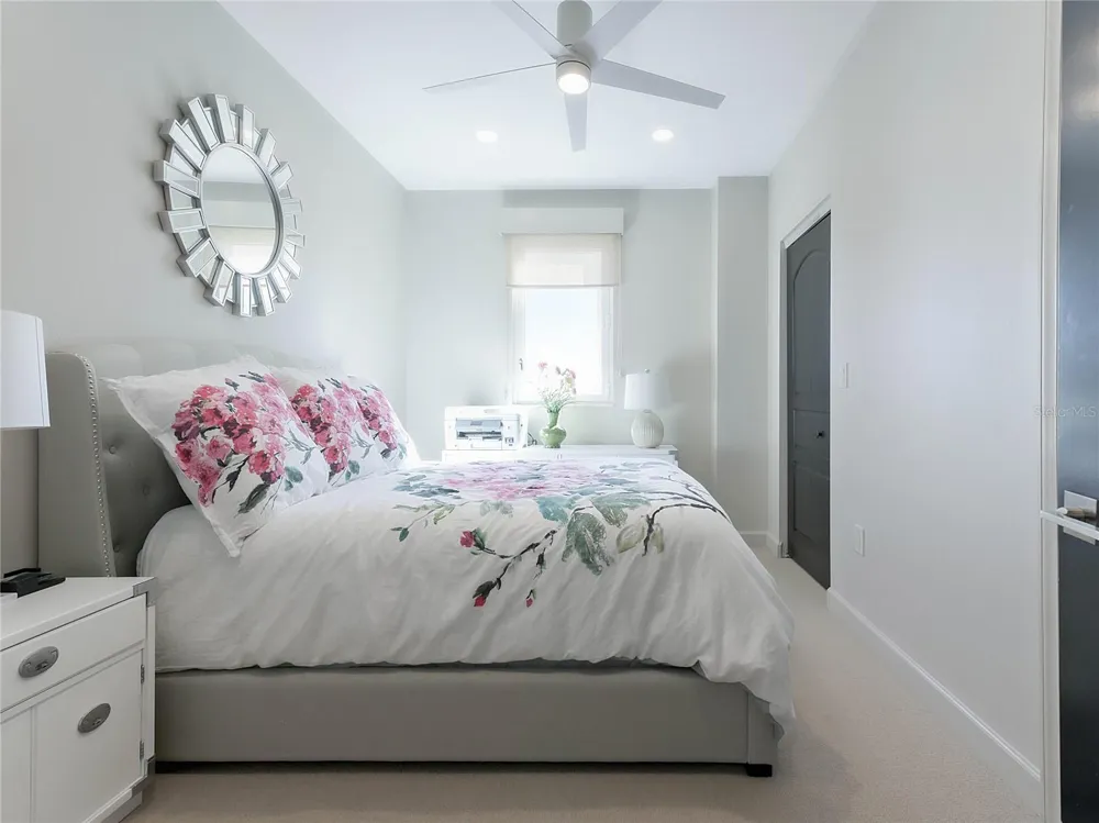 288 BEACH DRIVE NE #6A St Petersburg, FL 33701