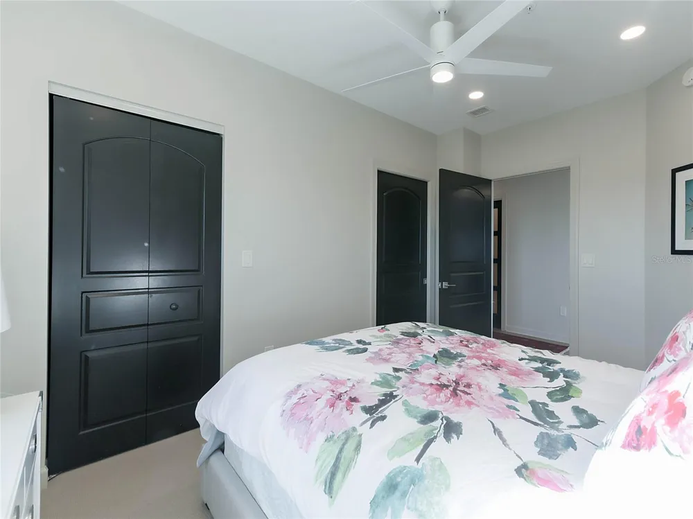 288 BEACH DRIVE NE #6A St Petersburg, FL 33701