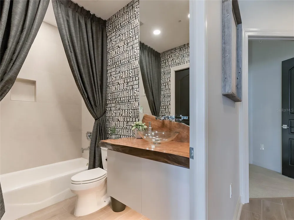 288 BEACH DRIVE NE #6A St Petersburg, FL 33701