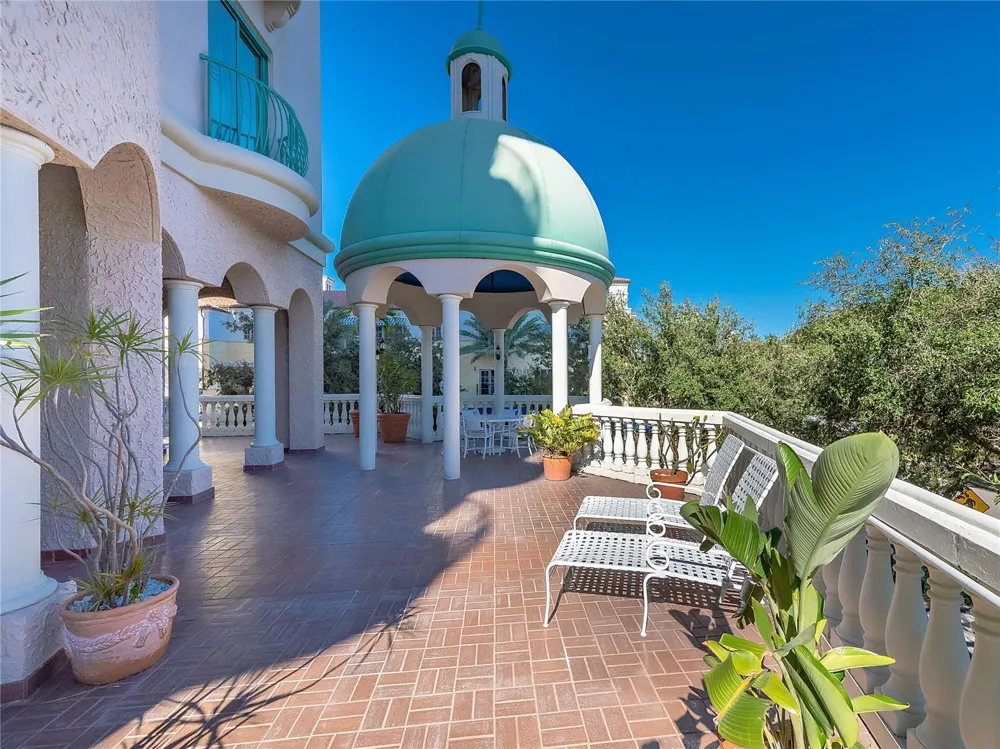 288 BEACH DRIVE NE #6A St Petersburg, FL 33701