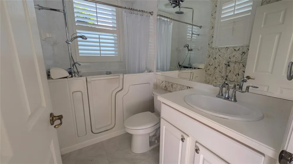 700 SHADOW BAY WAY Osprey, FL 34229