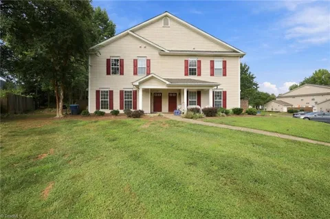 127 Pinewood Lane #103