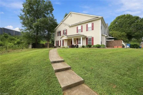 127 Pinewood Lane #103