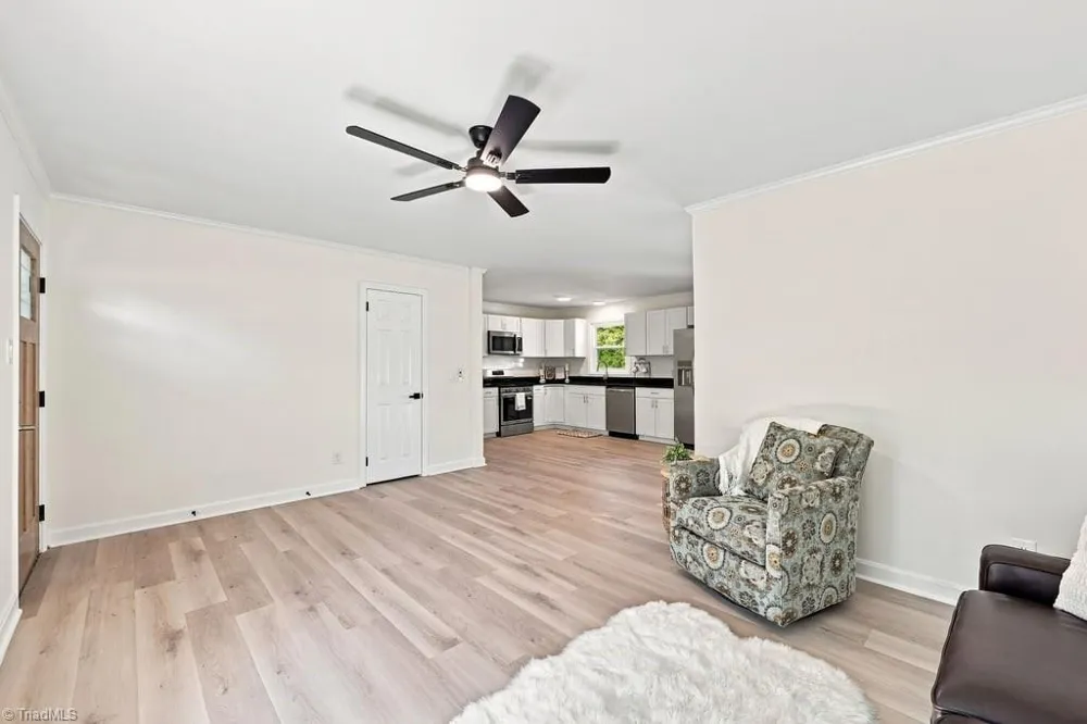 2930 Lake Drive Burlington, NC 27217