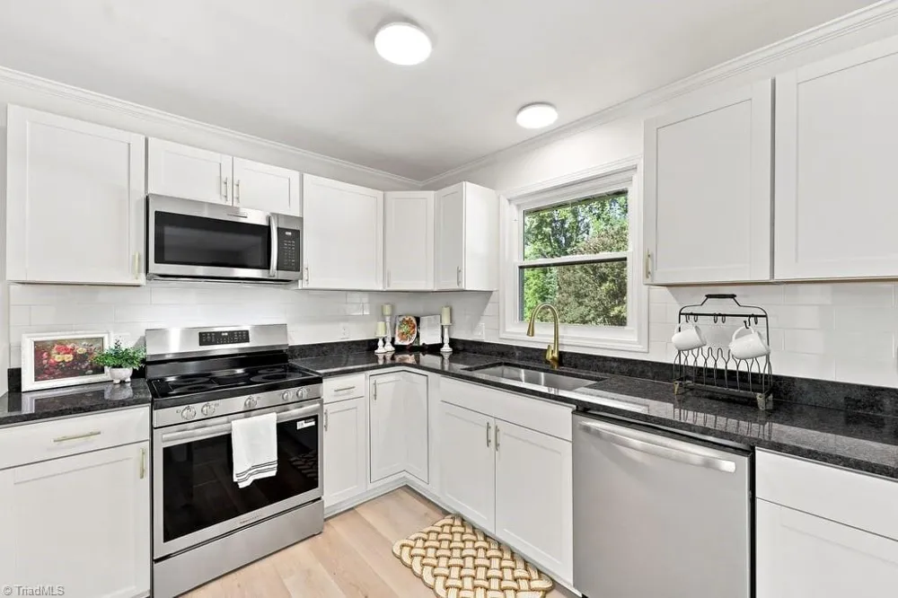2930 Lake Drive Burlington, NC 27217