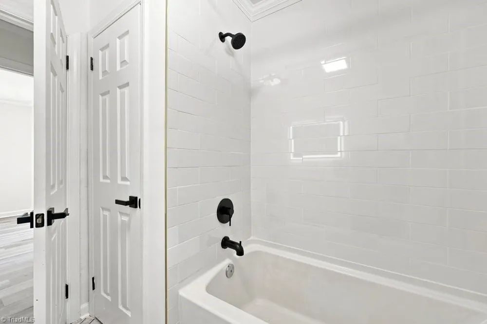 2930 Lake Drive Burlington, NC 27217