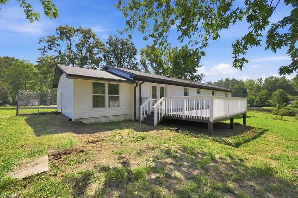 2930 Lake Drive Burlington, NC 27217