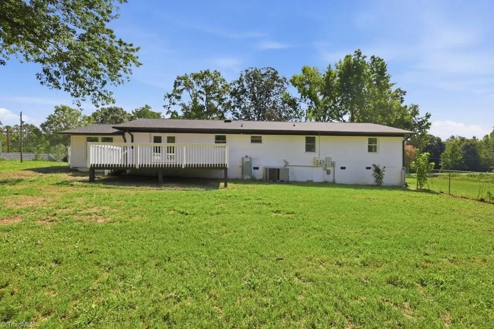 2930 Lake Drive Burlington, NC 27217