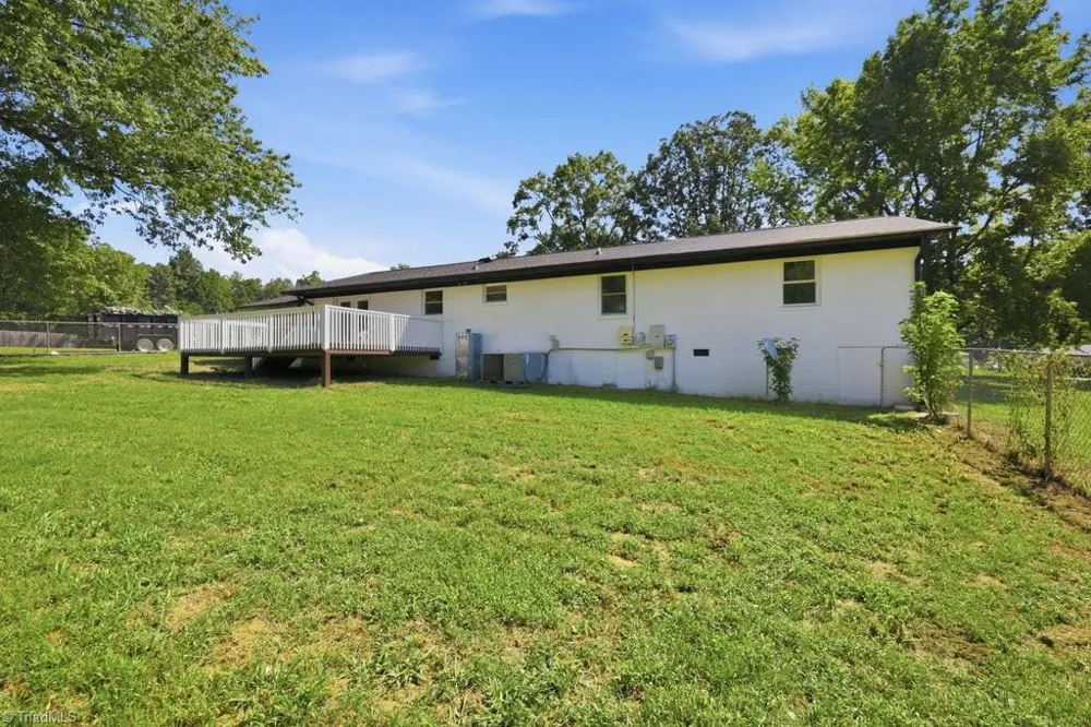 2930 Lake Drive Burlington, NC 27217