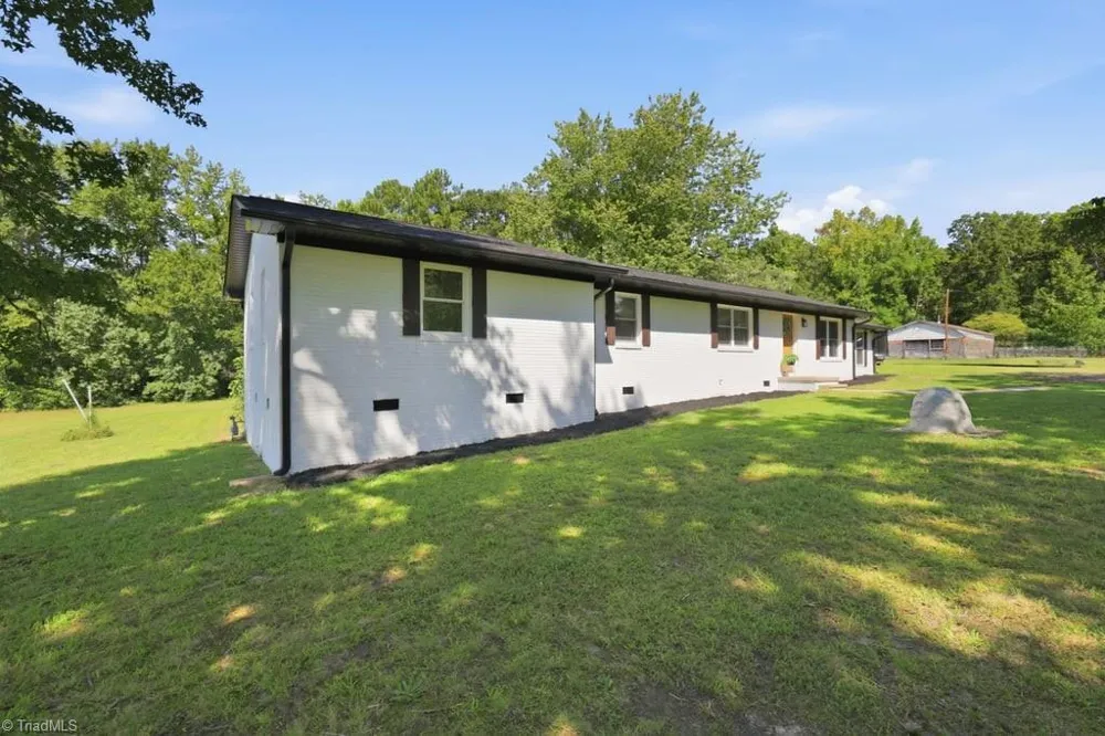2930 Lake Drive Burlington, NC 27217