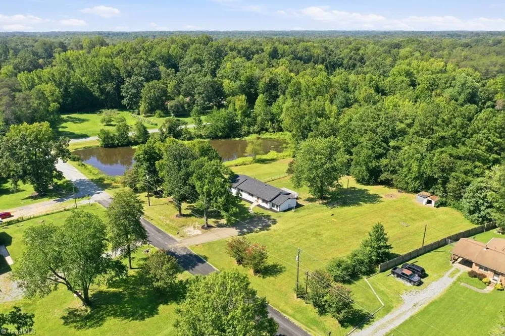 2930 Lake Drive Burlington, NC 27217