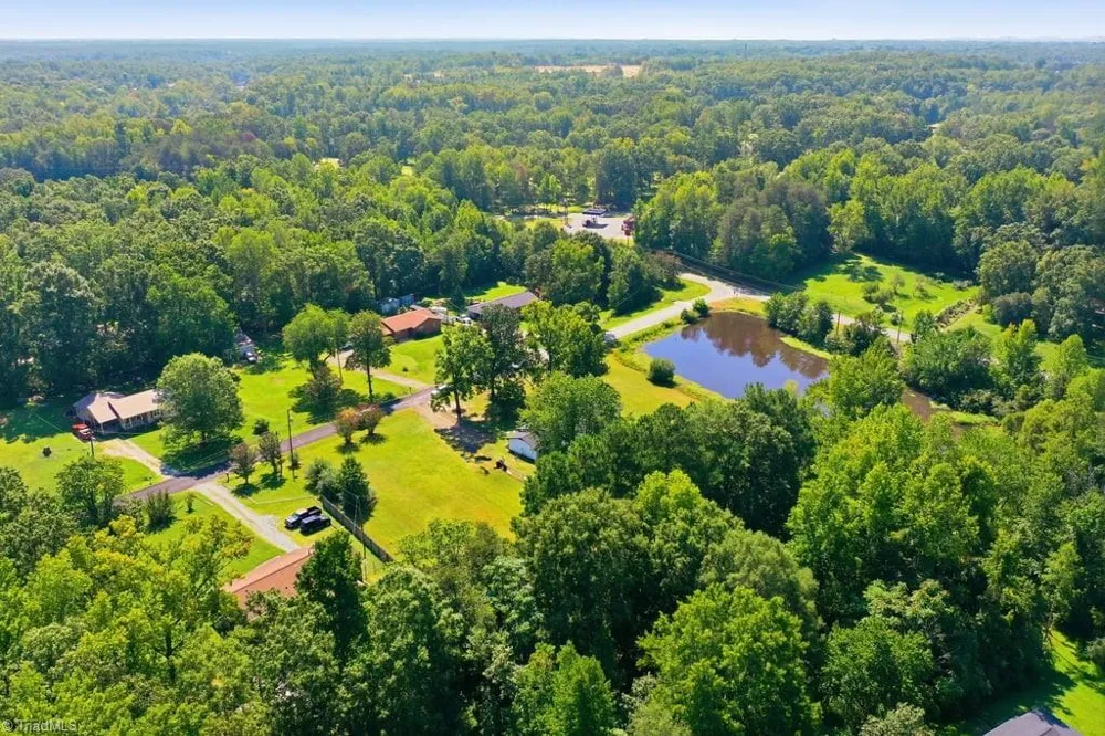 2930 Lake Drive Burlington, NC 27217
