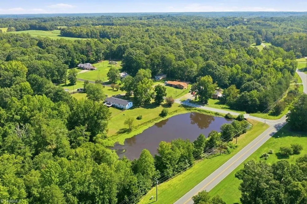 2930 Lake Drive Burlington, NC 27217