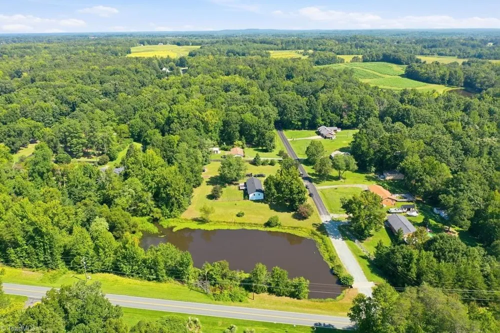 2930 Lake Drive Burlington, NC 27217