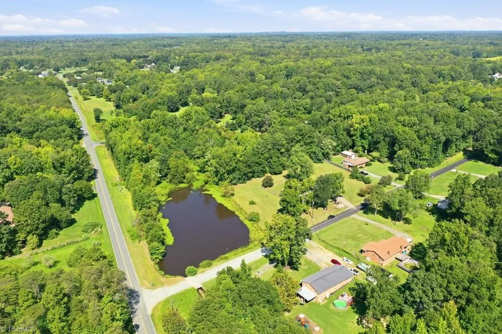 2930 Lake Drive Burlington, NC 27217