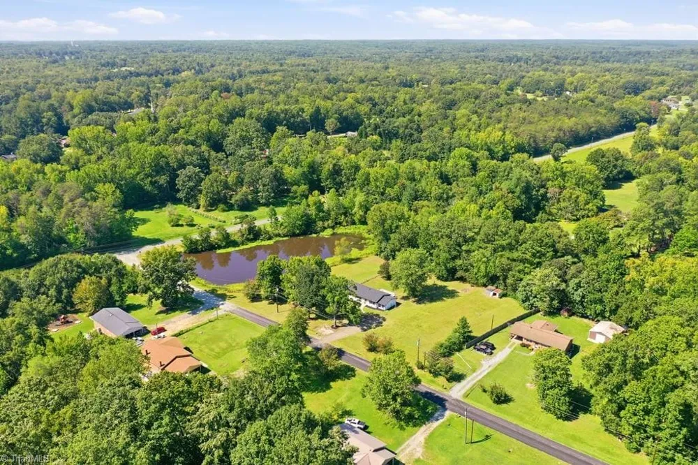 2930 Lake Drive Burlington, NC 27217